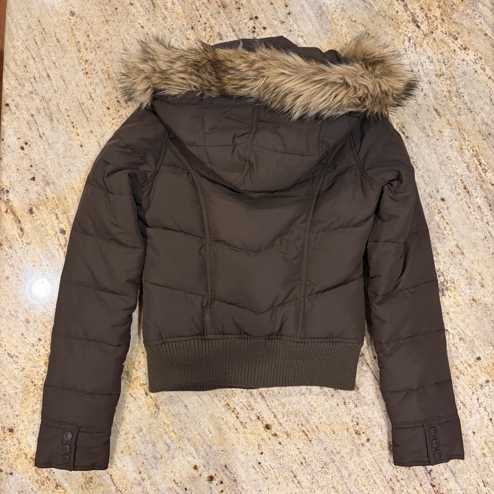 Vintage Y2K Hollister brown puffer jacket
with Faux Fur Trim - Picture 3 of 6